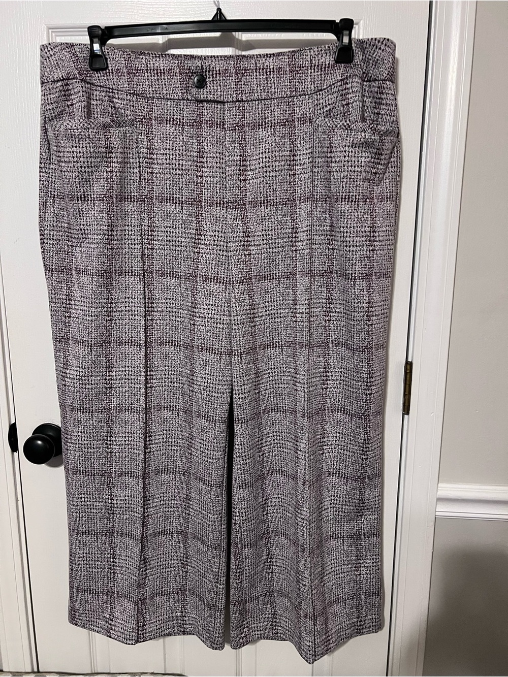 Cato 22/24WP Petite Plaid Wide Leg Stretch Pants Gray Cranberry